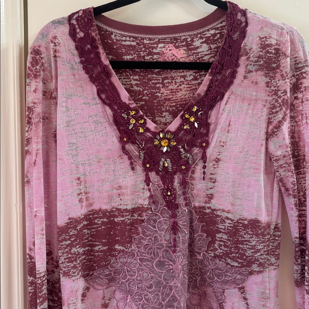 Women’s Long Sleeve Embellished V-Neck Top in Dusty Rose